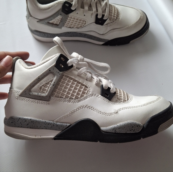 Jordan 4 Retro OG White and Gray High-Top Sneakers Sz 2y